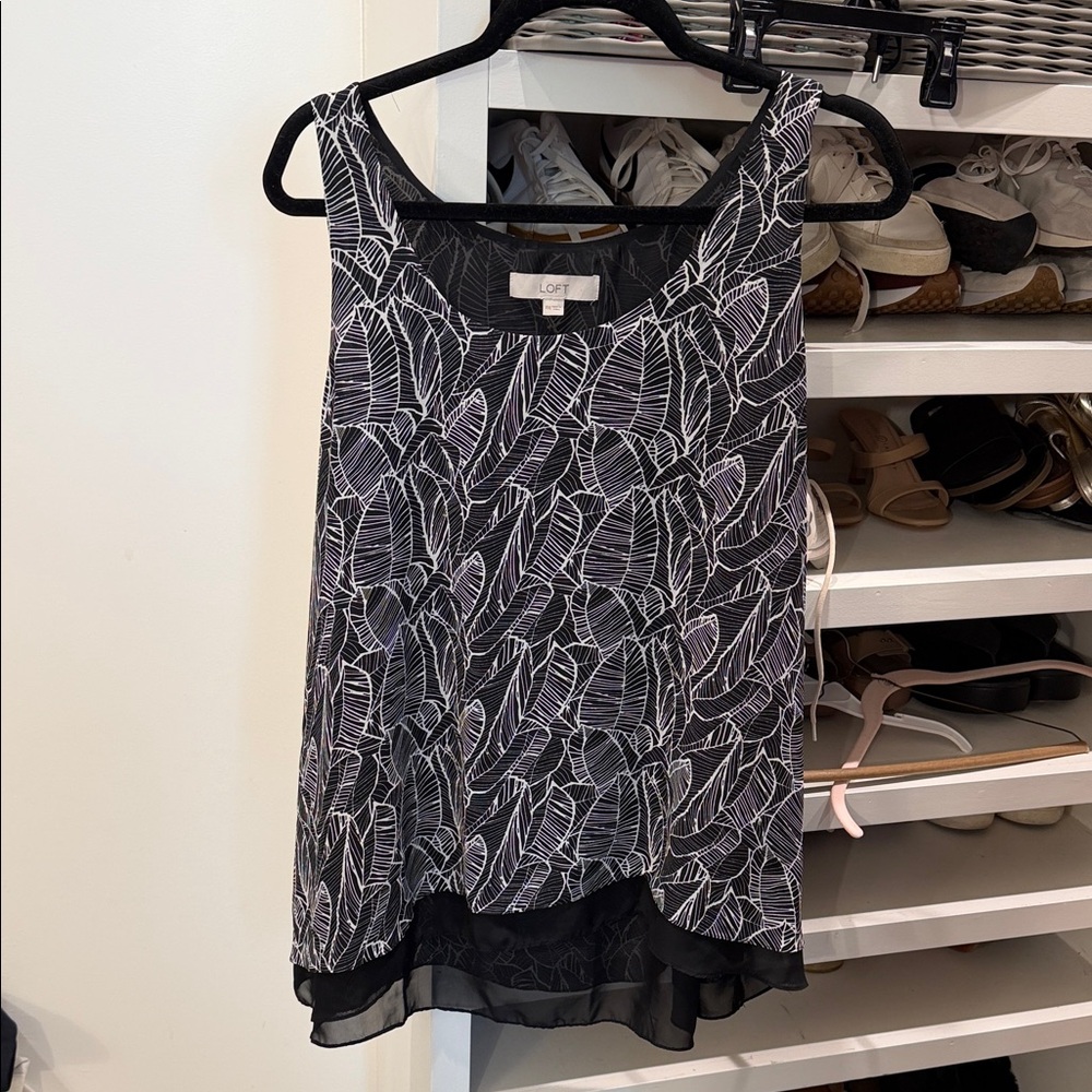 LOFT Black and White Leaf-Print Sleeveless Tank
